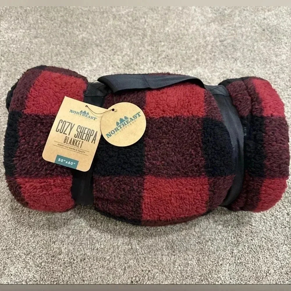 New Northeast Outfitters Cozy Cabin Red Buffalo Check Sherpa Blanket 50” x 60”